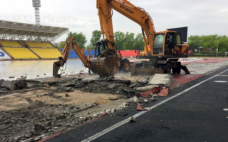 Завершены работы по реконструкции беговых дорожек на стадионе "Геолог", г. Тюмень.