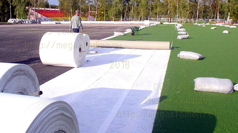 Строительство футбольного поля с искусственным газоном
